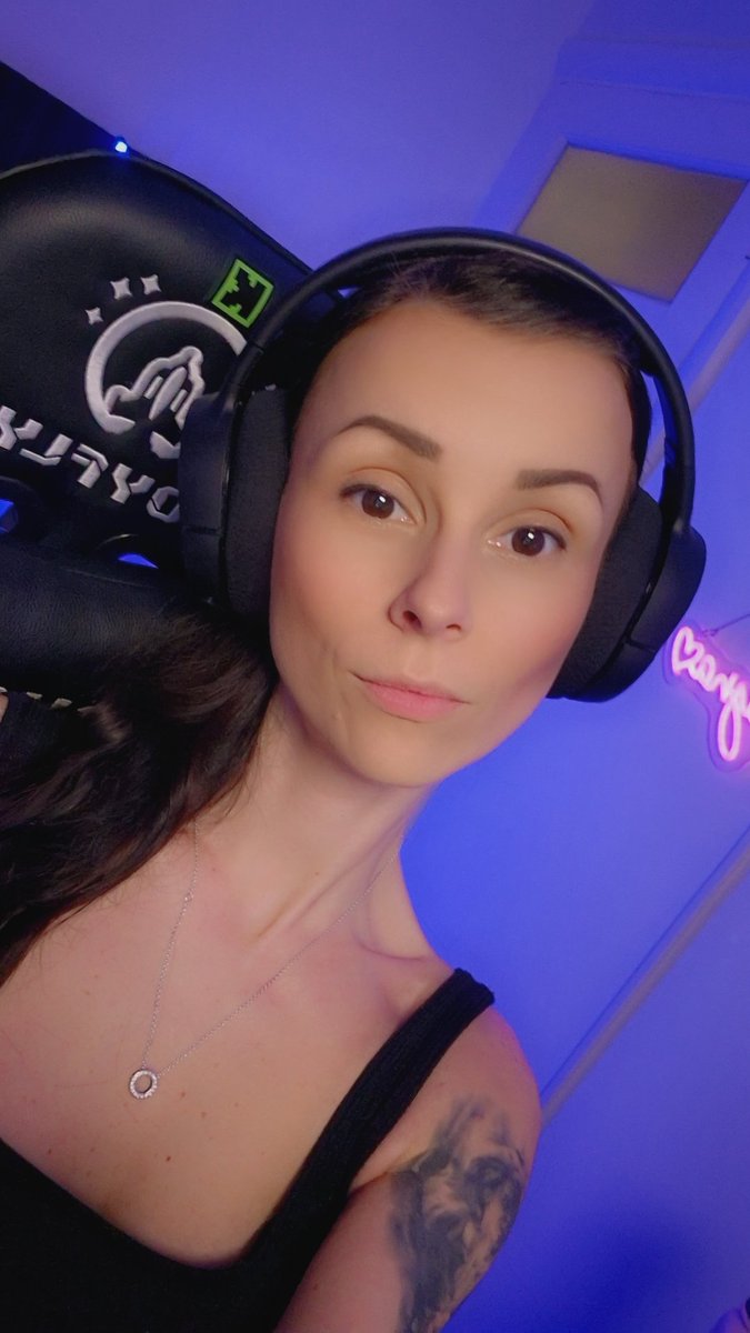 Sweet Shayna 🔜 DreamHack Birmingham tweet media