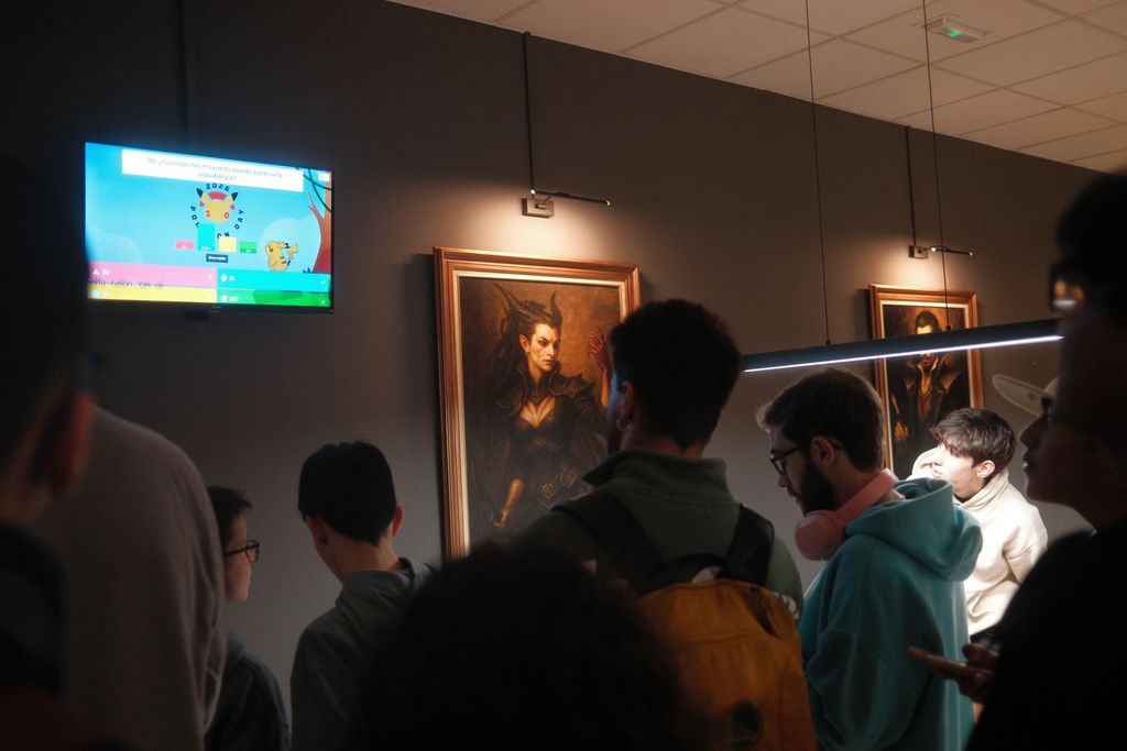 MansionMarkov's tweet photo. 30 Aniversario de Pokemon en Mansión Markov, buen rollo, emoción y premios. Muy orgullosos de la comunidad! @frikiruta https://t.co/MEupDZvMpz