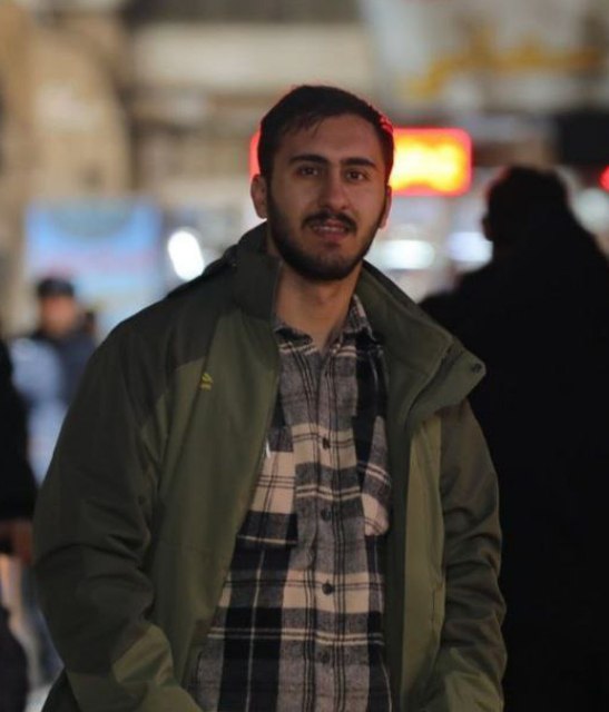 این حرومزاده مثل داعش دانشجو‌ های‌ معترض دانشگاه علم و صنعت رو تهدید کرده تا فردا تجمع‌ نکنن، تا میتونید قیافشو‌ پخش کنید تا شناسایی بشه!