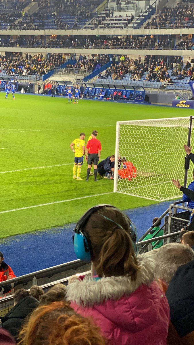 Gio_AP30's tweet photo. Moment de détente pour le meilleur gardien de l’hexagone https://t.co/uI0hABK72s