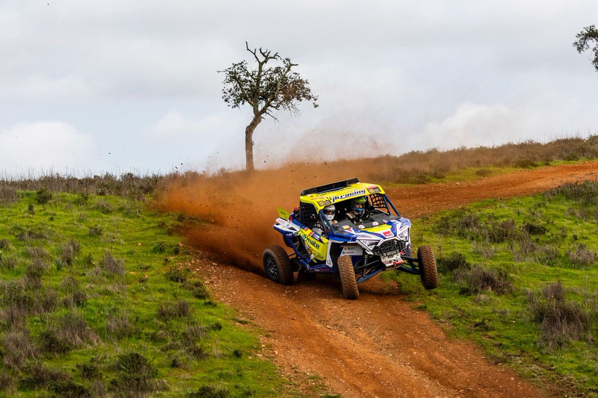 Maxxisrallyraid's tweet photo. ¡Felicitaciones a Luis Portela Morais! 🏆 Primero en la categoría T4 y Top 2 en la general en la Baja Montes Alentejanos.
💪 Tiago Reis 2º en T3 &amp; Tomás Neves 🏆 Primero en SSV.
🏁 Todos con Maxxis RAZR RAID+ en el Campeonato Portugués 2026. #FIA #RallyRoad #Maxxis #bpportugal https://t.co/lJHXCa3isy