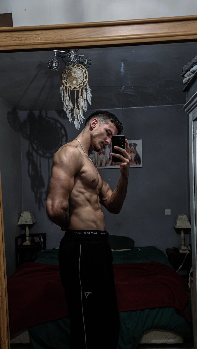 Flachony tweet media