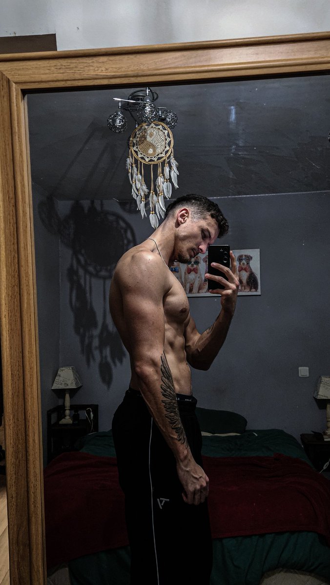 Flachony tweet media