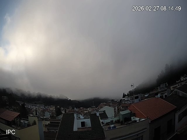 MeteoAdM's tweet photo. #Bonvespre des de la part alta d'#ArenysdeMunt Aquest #divendres ha vingut marcat per molta 🌫️ durant la primera part del #matí, que ha anat clarament a menys amb el pas de les hores sense acabar de marxar la mala visibilitat 👇 https://t.co/OS5wq3FyFn