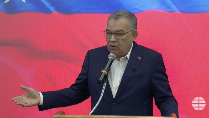 El que vea a José Luis Rodríguez Zapatero como "aliado de Venezuela" está parado del lado equivocado de la historia. 🇻🇪

Porque mientras el poder se consolidaba… él mediaba sonriente.

Y aquí ya sabemos cómo terminan esas "amistades".