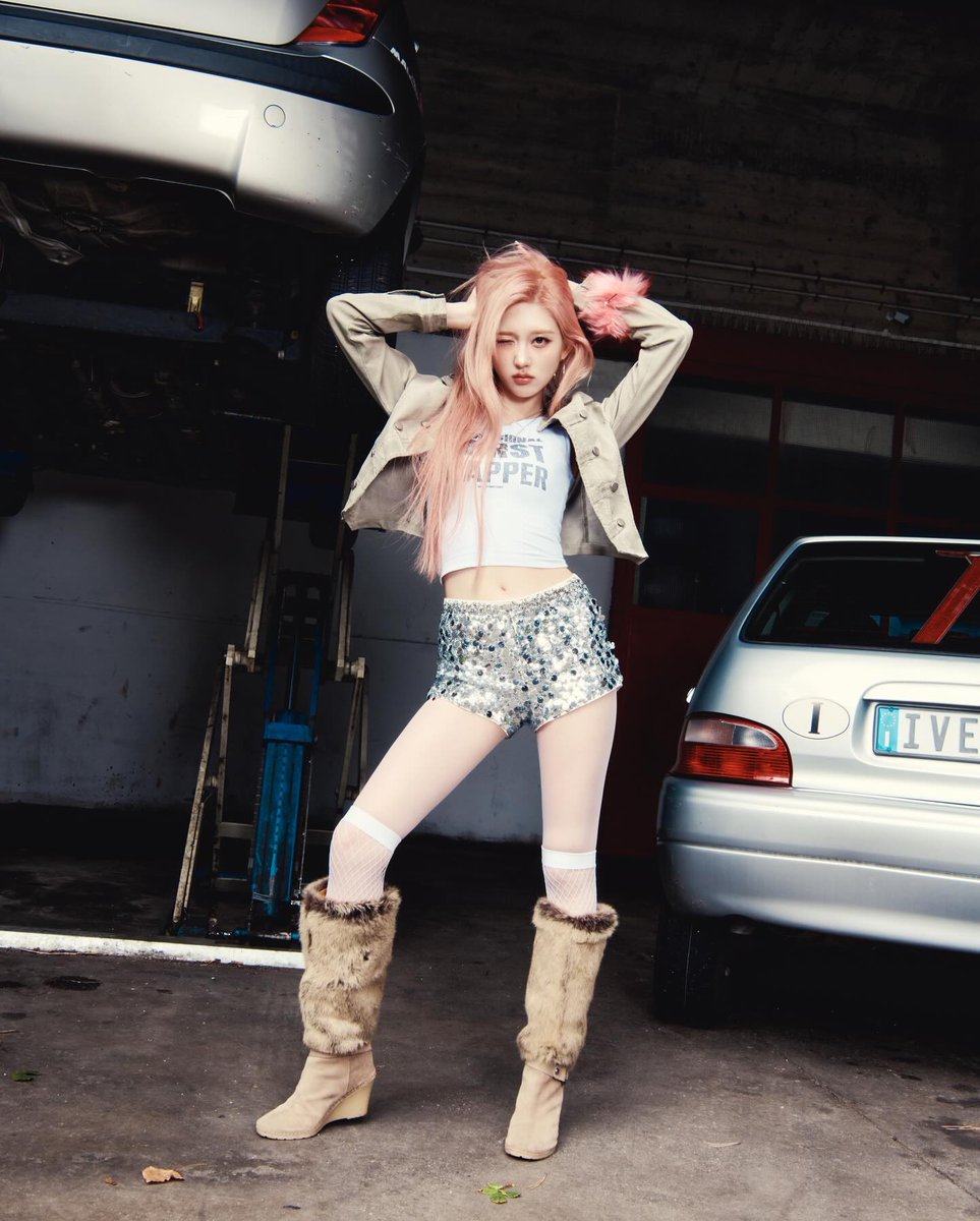 GAEUL, 김 tweet media