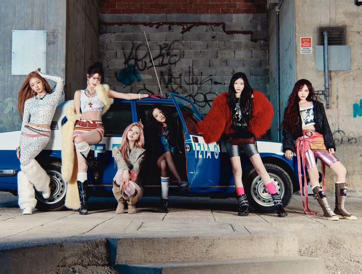 GAEUL, 김 tweet media