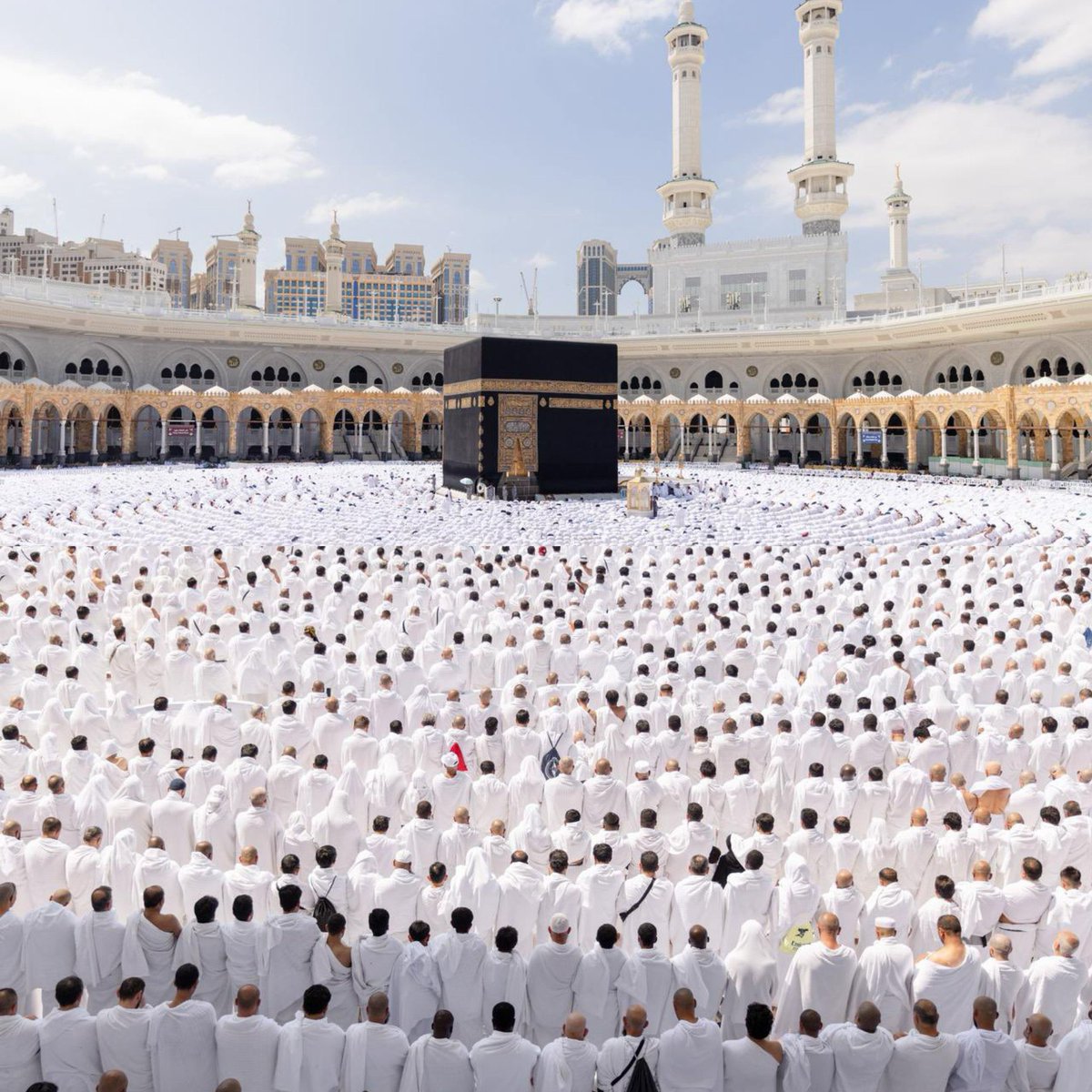 "كَأَنَّهُمْ بُنْيَانٌ مَرْصُوصٌ"
#بيت_الله_الحرام