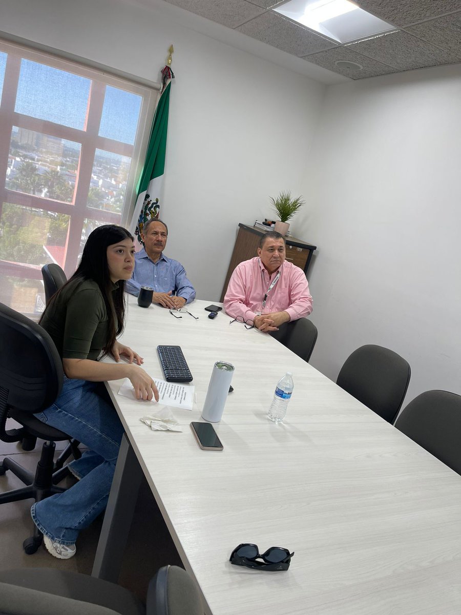 CAMESSin's tweet photo. El día 27 de Febrero de 2026 personal de CAMES acude de manera virtual a la sesión de Temas Selectos impartidos por CONAMED, con el tema de  "Complicaciones en Extracciones Dentales " el cual fue coordinado por el Dr. Salvador Soto Almazán. https://t.co/IXd9WvvQOu