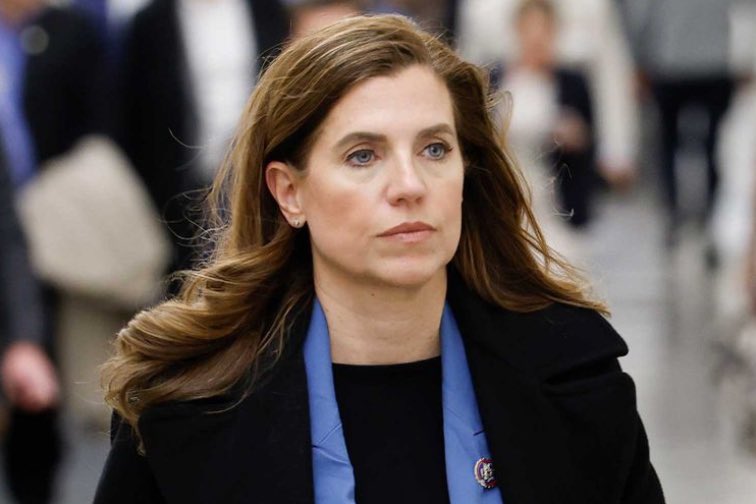 ÚLTIMA HORA: 

La Rep. Nancy Mace presentó la Ley de Pena de Muerte para Violadores de Niños..🎯