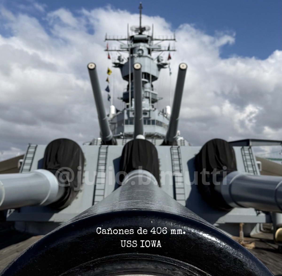 WWII_Julio's tweet photo. Los cañones del USS IOWA 👉⚓️
 https://t.co/621VMvai9R https://t.co/mLAgvlf8QL