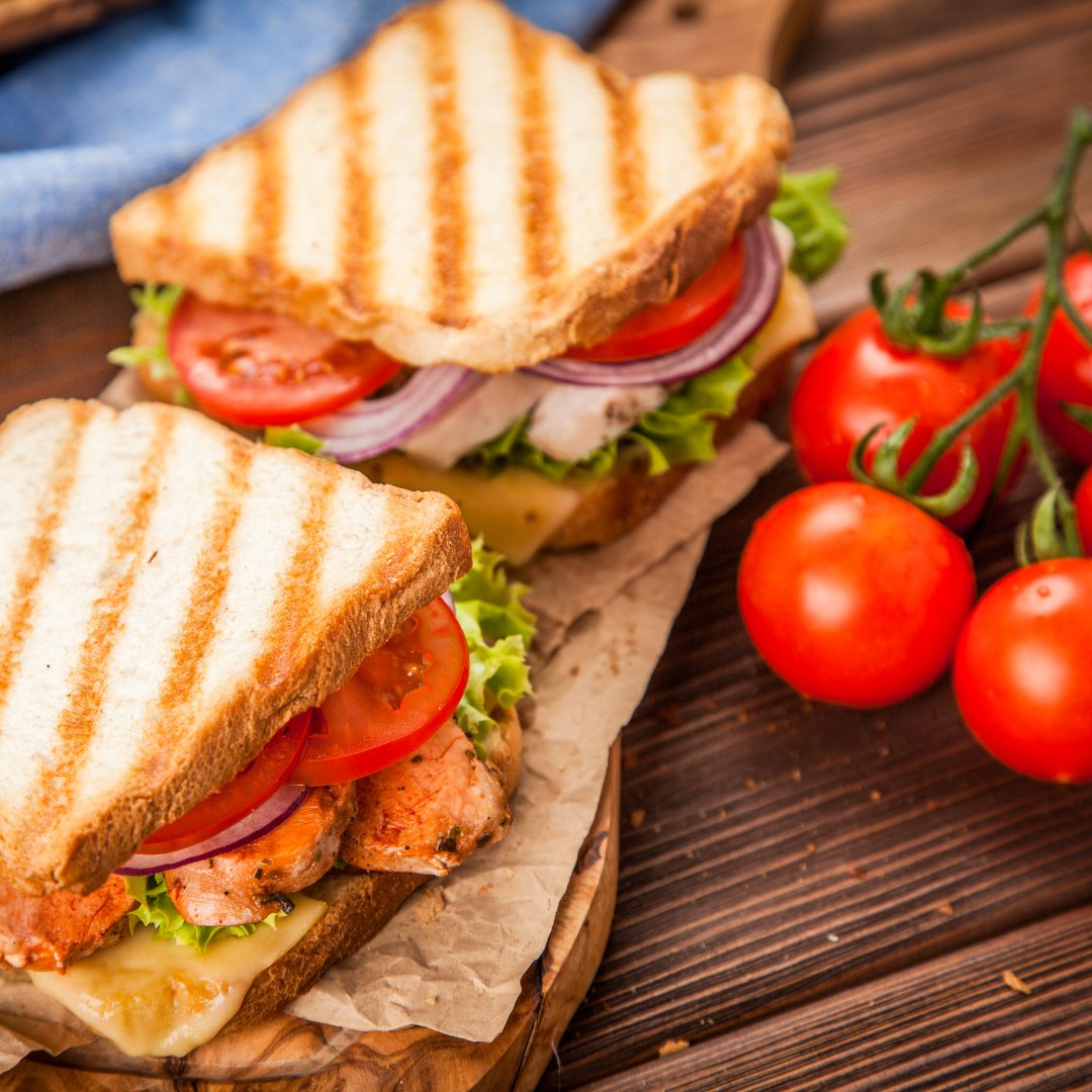 What’s sizzling at Shades? Grab your friends and head to Shades Lounge for grilled goodness, tasty apps, and cool drinks. Don’t miss out on tonight’s flavor adventure! #Wellsworth #Hotel #Southbridge #Shades #Lounge #restaurant