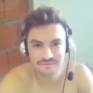 vi um tweet, salvei pra chapiscar depois e quando fui ver agr tinha um quote com 11k de likes em cima desse tweet e a conta da mina tava privada