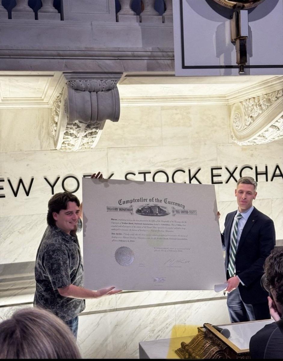 Elizabeth Warren tweet media