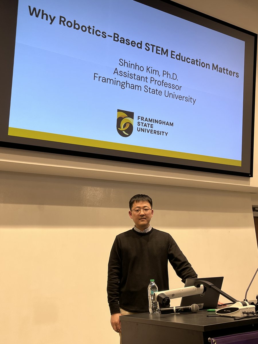 COE_UNI's tweet photo. The worlds of robotics, STEM and teacher education connected at this year's Carlton-Mellichamp Lecture in Education. Thanks to Dr. Shinho Kim for sharing his expertise with UNI faculty, students and staff! https://t.co/x5YVZuNekP