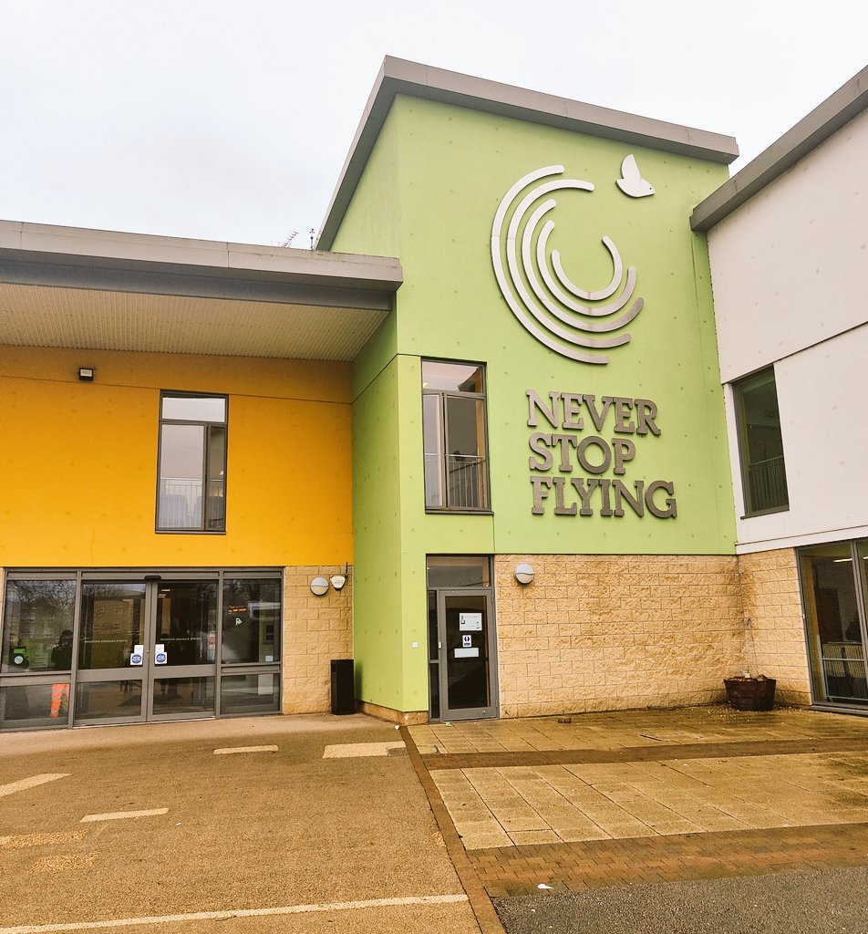 Holly Dyson 📚🦻🏻 tweet media