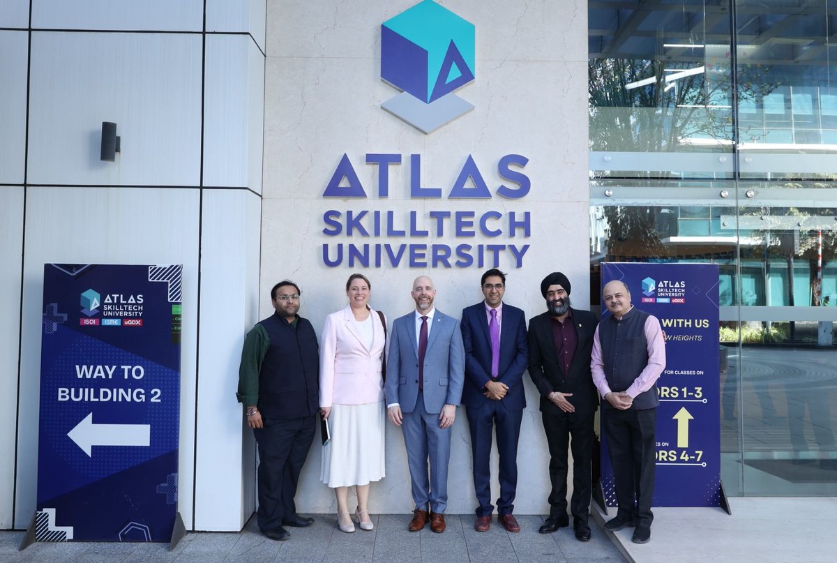 Benoit-Antoine Bacon tweet media