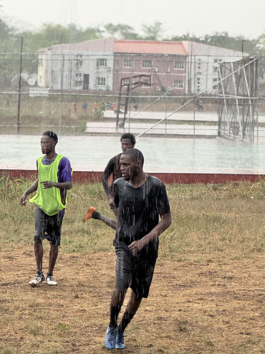 cityboysfc_'s tweet photo. 📸 Final prep done in a heavy rain earlier today!⛈️🏃
The focus is sharp, The energy is high, The team is ready.
💪 All eyes on the matchday!.
#city #FinalPrep #FACUP https://t.co/GRLdeCeBgP