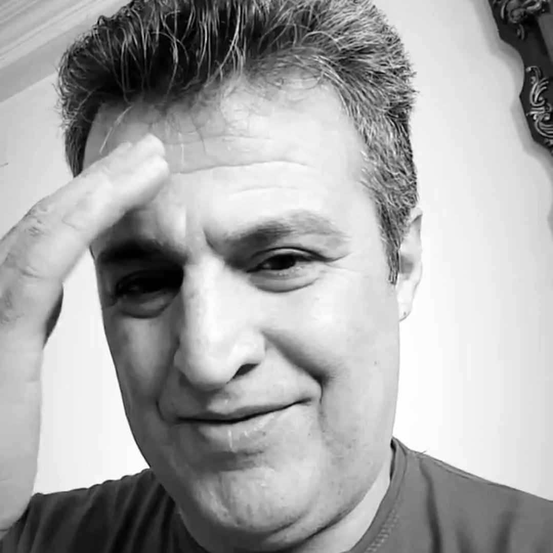 موژی tweet media