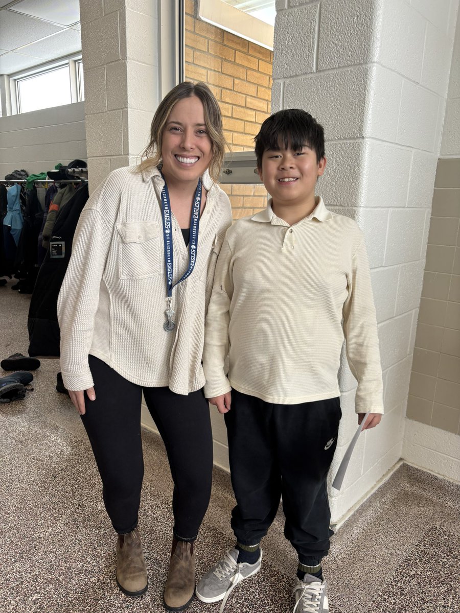 Mr. Cook tweet media