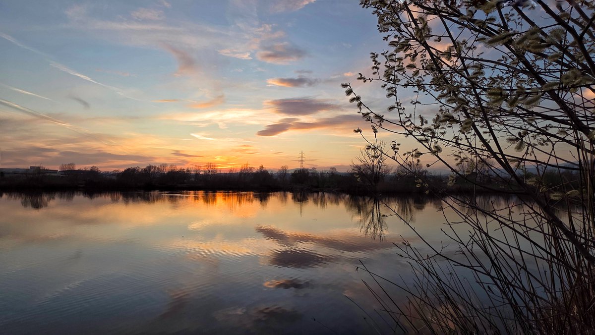 Posta de sol al parc del Falgar i la Verneda a Llerona.
Divendres 27 de febrer.