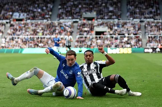 📣 Match Preview Out Now! ⚫️⚪️

Newcastle United vs Everton — big game, massive points up for grabs.
Tactics, predicted XI, key battles, and what we expect from both sides… it’s all in the preview!

👉 Read here:
nufctalkradio.com/post/match-pre…

#NUFC #NEWEV