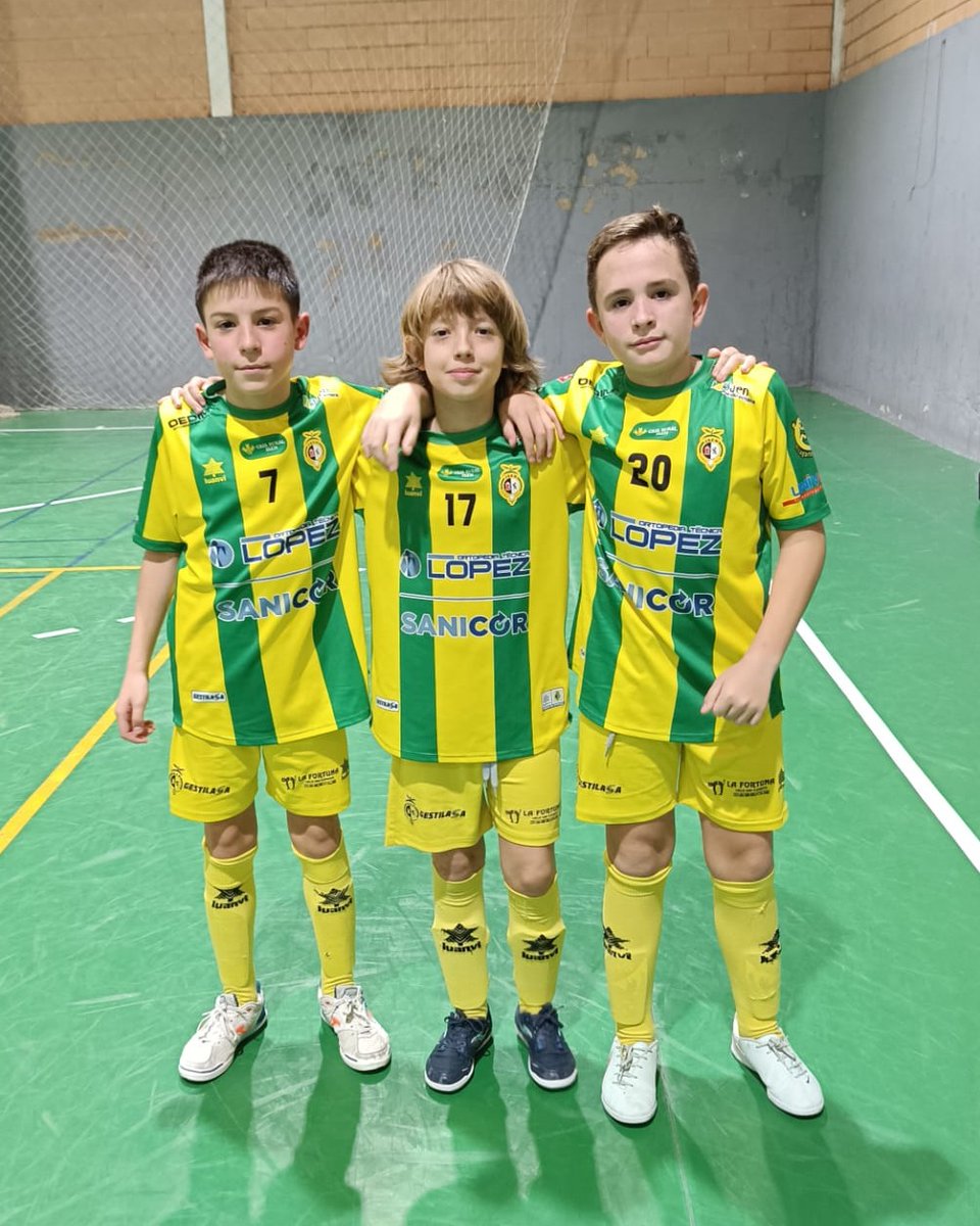 💪 Debut de Bonoso, Gonzalo y Carlos en categoría Infantil

👏 ¡Enhorabuena, chicos! ¡Merecidísima oportunidad!

#SomosJaén💛 #FuturoAmarillo