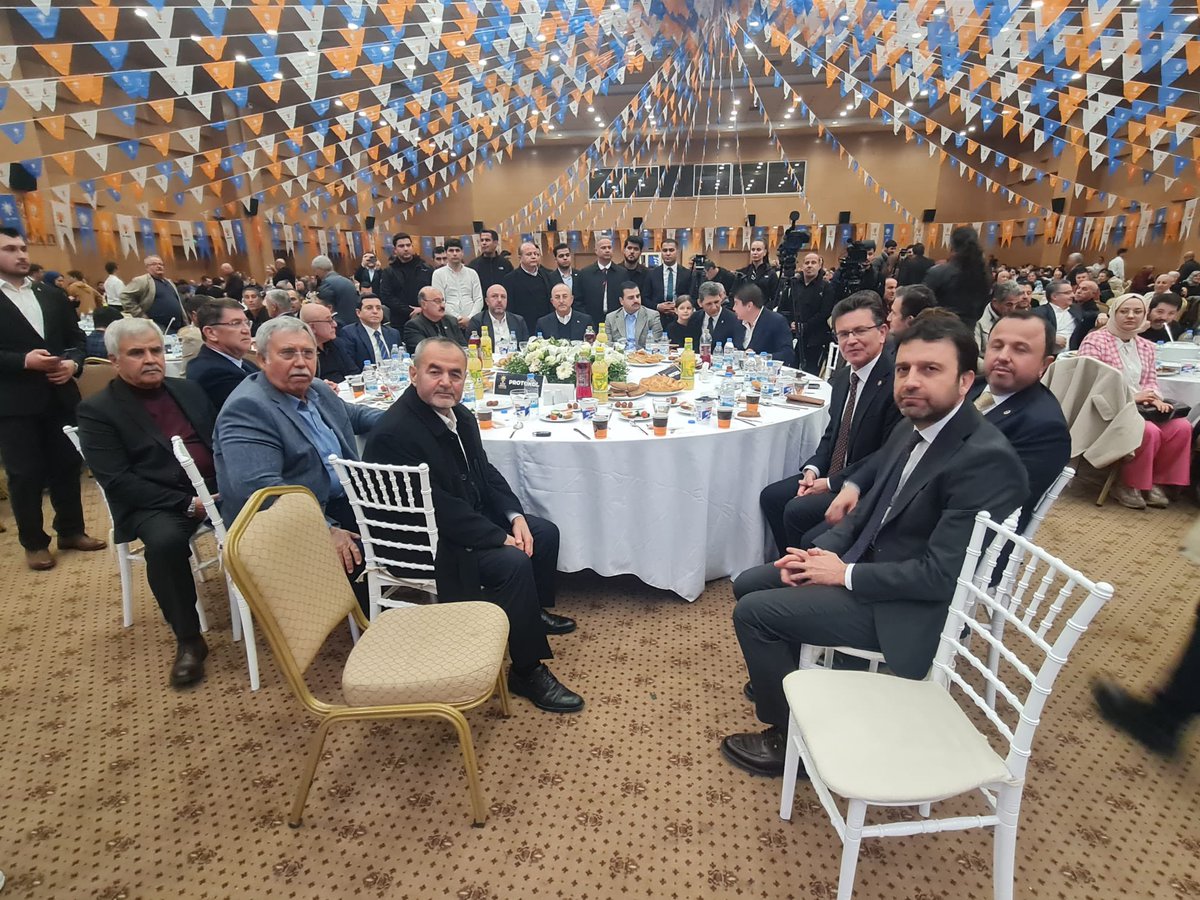 İl Başkanlığımızın düzenlediği iftar programında teşkilatlarımızla bir araya geldik. Programa emeği geçen İl Başkanımız <a href="/alicetin_07/">Ali Çetin</a> e ve tüm ekibe, teşrifleriyle iftarımızı bereketlendiren  <a href="/eyupkadirinan/">Eyyüp Kadir İnan</a> başkanımız başta olmak üzere tüm yol arkadaşlarımıza teşekkür ediyoruz…