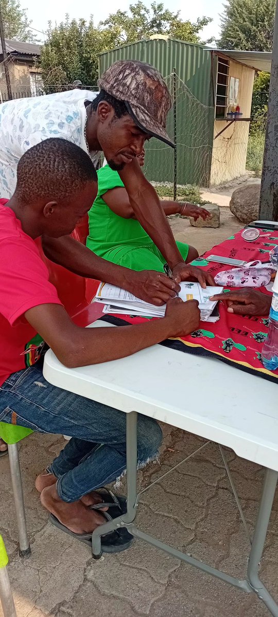 eff_madibeng's tweet photo. ♦️REDFRIDAY♦️
Ward 13 groundforces doing voters registration
#EFFisMyHome #EFFinMadibeng #voteEFF #EFFInGovernance #YearOfVictoryOrDeath https://t.co/EYqM64L9Co