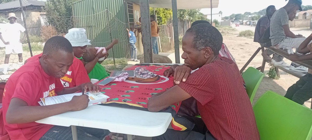 eff_madibeng's tweet photo. ♦️REDFRIDAY♦️
Ward 13 groundforces doing voters registration
#EFFisMyHome #EFFinMadibeng #voteEFF #EFFInGovernance #YearOfVictoryOrDeath https://t.co/EYqM64L9Co