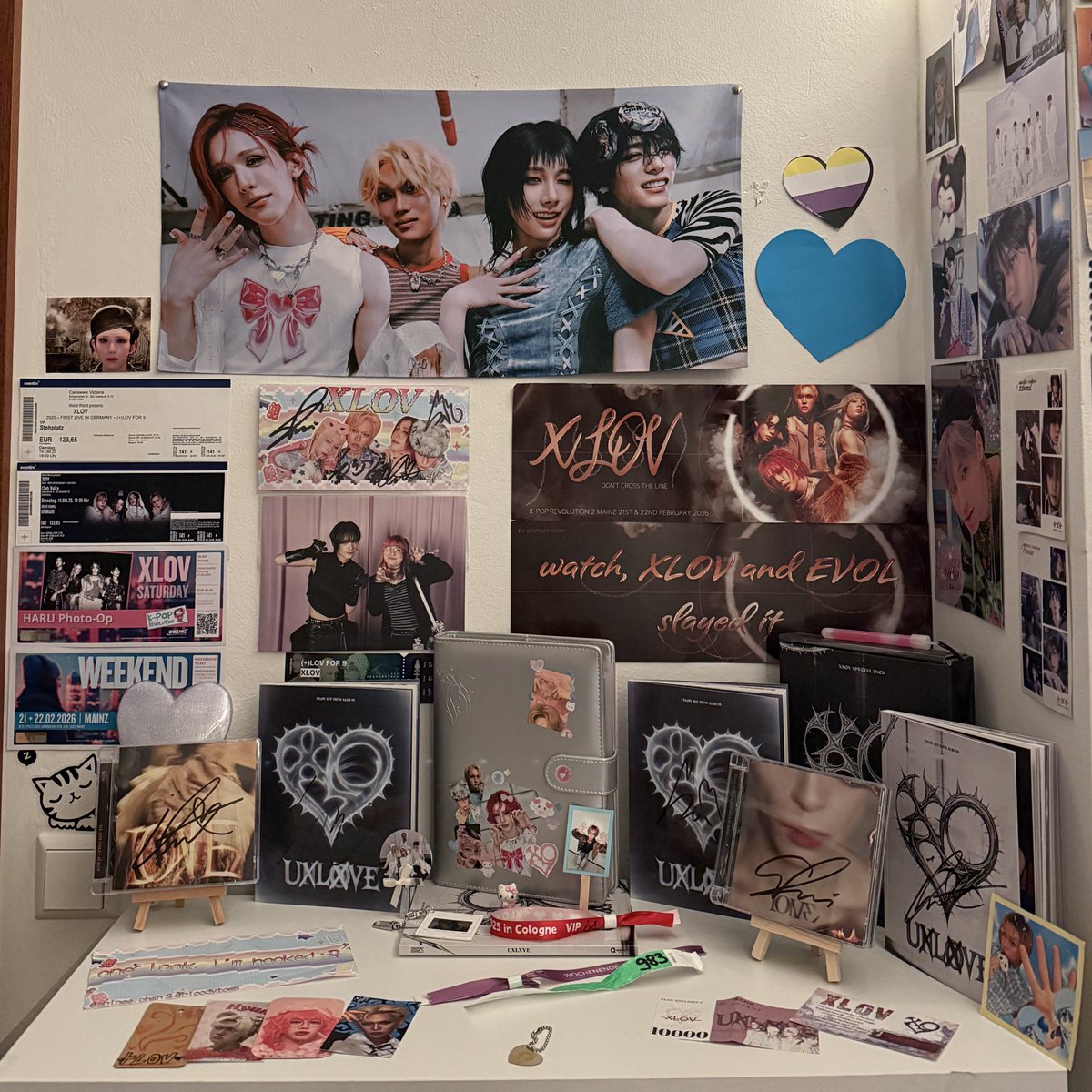 tinylovies's tweet photo. can't wait to wake up to all of that falling off tonight but redid my xlov corner~ (and kicked txt out sorry) 🫶🏻
have to print my selfies soon https://t.co/0GfNluSk6e