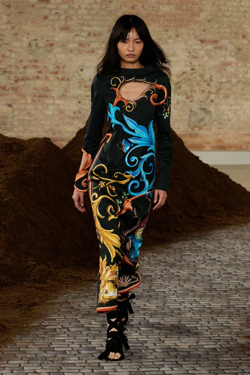 Fileteado porteño, patrimonio cultural inmaterial de la humanidad. Moschino fw2026.