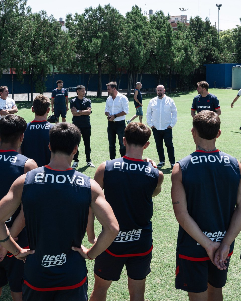 Costantino_SG's tweet photo. Sumamos gestión al fútbol profesional: Pablo “Pitu” Barrientos es Presidente del Fútbol Profesional Ad Honorem.  
Su rol va a ser acompañar al plantel y cuerpo técnico, y coordinar logística para ordenar y resolver más rápido. https://t.co/esOT7w1did