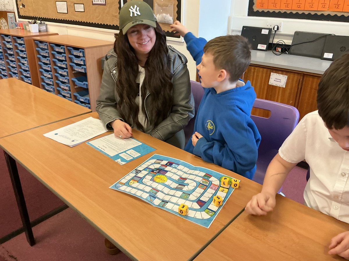 JLBPrimaryS's tweet image. 💙Learning  and  Thriving  Together💙
We  were  delighted  to  have  our  community  join  us  today for  our  second mainstream Family  Engagement  session.  Writing was  today’s  focus, in  particular  how  it  can  be  supported  at  home! ✍️   @abc_OCTF #connectedlearners