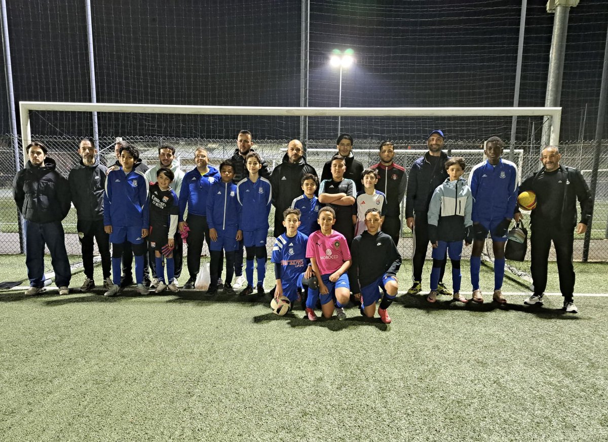 Formation #DLR69
Troisième des quatre soirée du CFI U10-U13 sur les installations de l’UGA Lyon-Décines.
11 stagiaires présents encadrés par Alexandre Bernhard et Sékou Samate.