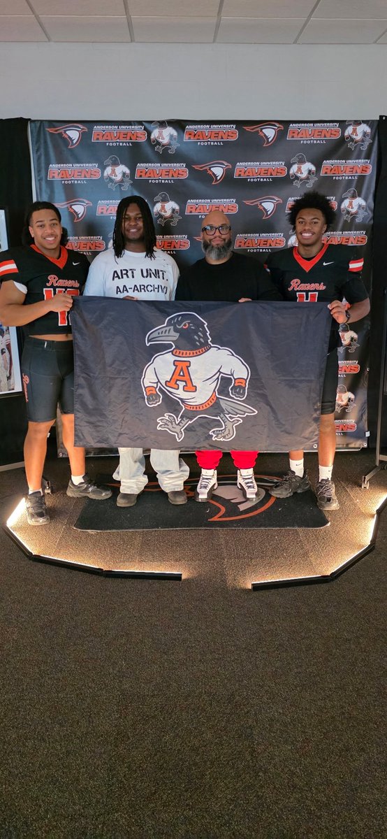 Chris Thompson tweet media