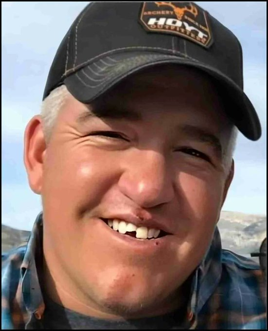 Apparently this plea deal is not definite until March 5. Please write to the judge's clerk and express your request that Cody Roberts serve time for his sadistic abuse of an innocent wild animal. Here is the address: hbramwell@courts.state.wy.us . Add photos if you like.
Cody