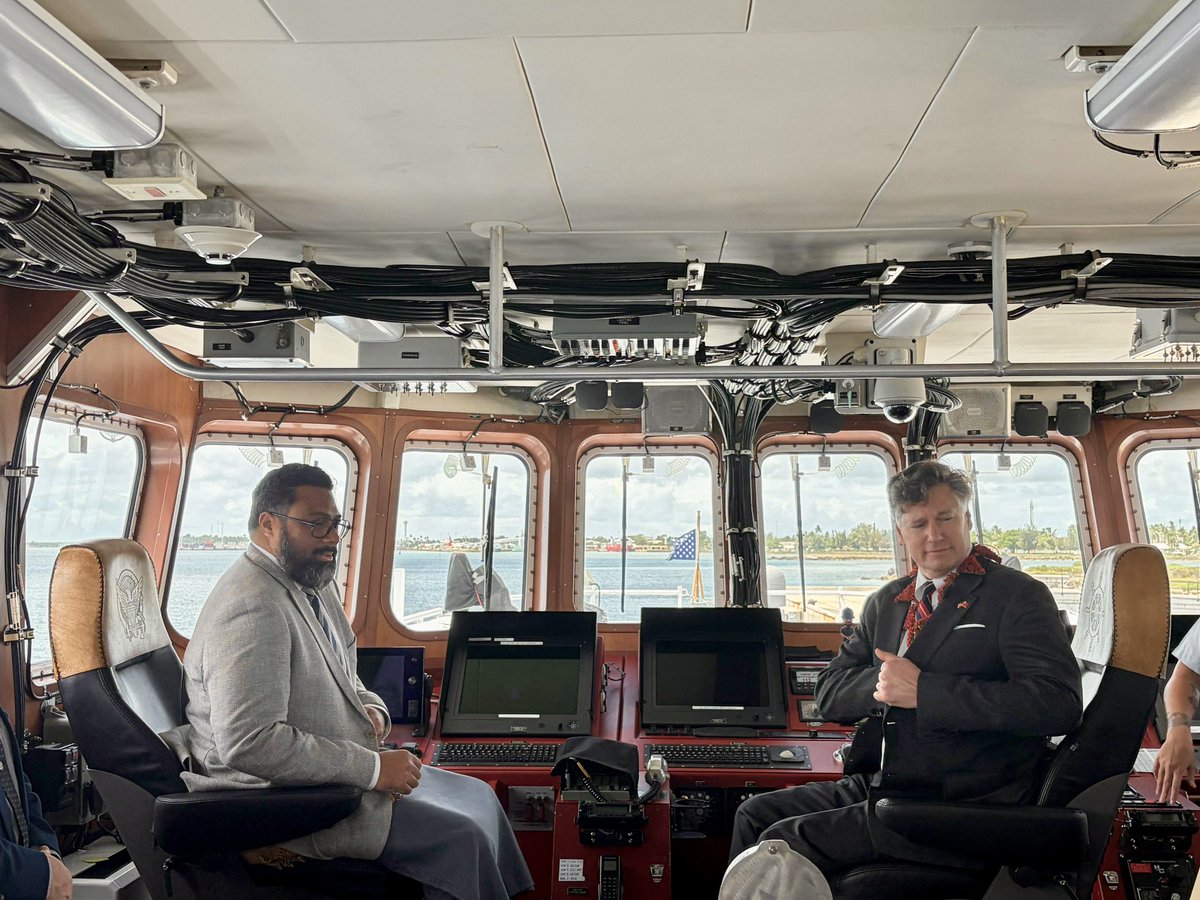 Christopher Landau tweet media