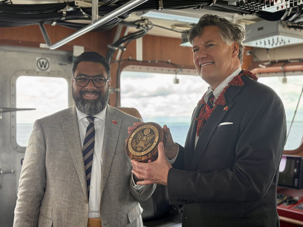 Christopher Landau tweet media