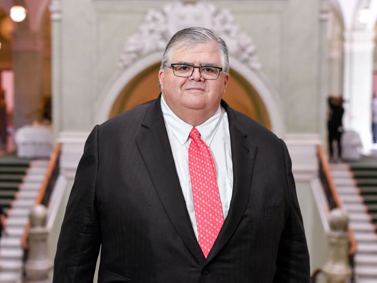 FinanzasMx_'s tweet photo. 🇨🇭🏦 UBS nominó a Agustín Carstens para integrarse a su consejo de administración.

La votación será el 15 de abril, en medio de la reestructura tras la integración de Credit Suisse.

El banco busca reforzar su perfil regulatorio y financiero en un momento clave para su gobernanza.