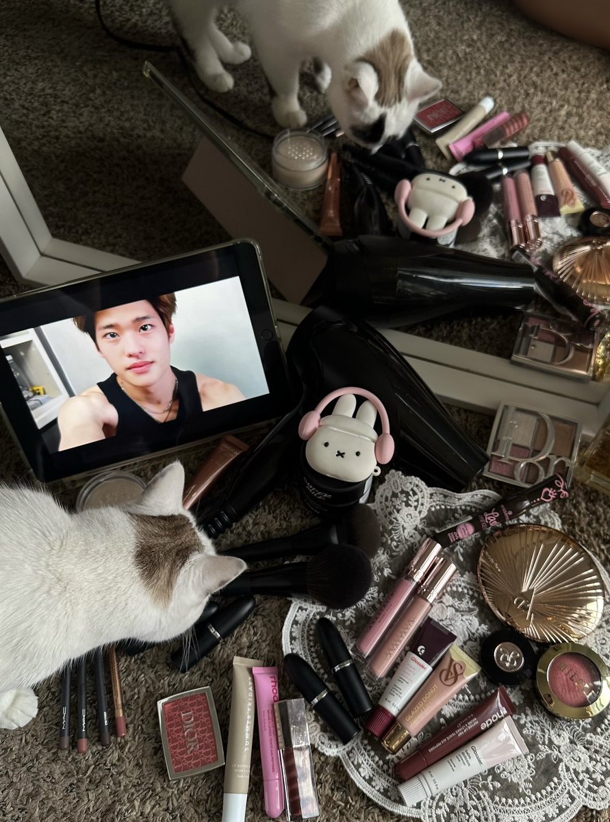 gigi ANTON DAY! tweet media