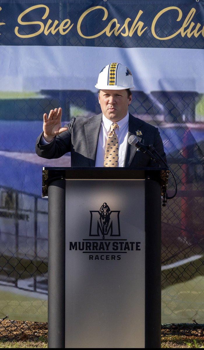 Pete Thamel tweet media