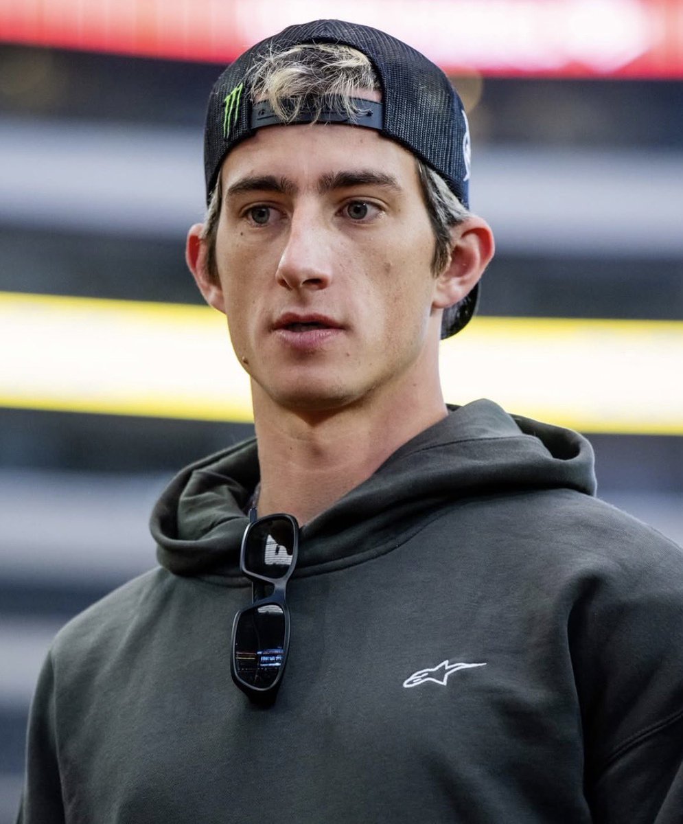 Dirtbikelover tweet media