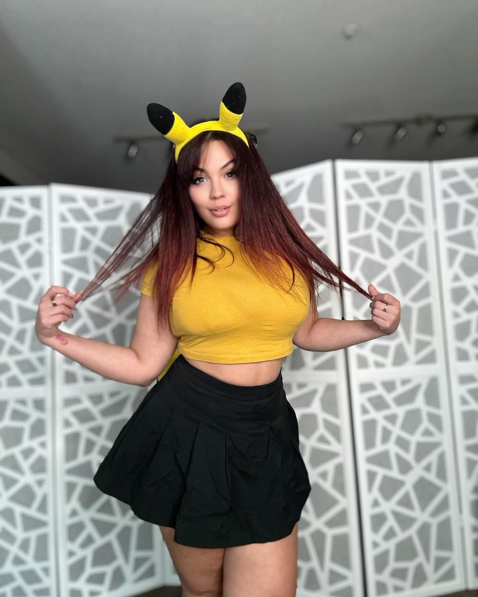 S𝓬𝓪𝓻𝓵𝓮𝓽𝓽 V𝓮𝓷𝓸𝓶 ✨ tweet media