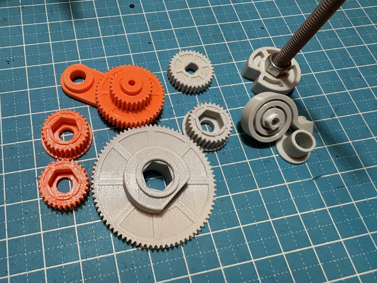 最近は、0.2mmノズルで、小さなパーツを作る機会が多くて…
A1 mini を導入して、0.2mm専用機にしたい…
まぁ〜予算がないから、しばらくは我慢(๑˃̵ᴗ˂̵)