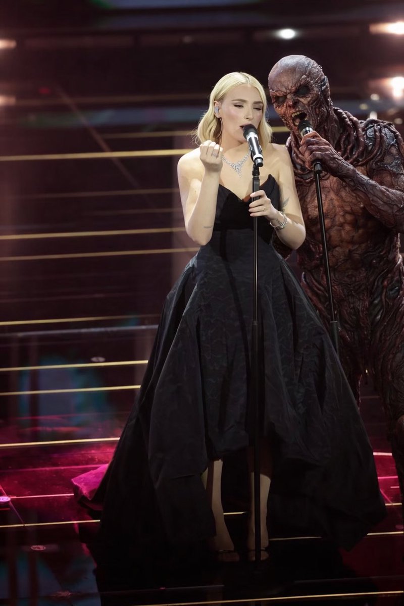 mattefloxacin88's tweet photo. Mara Sattei con Vecna.
#sanremo2026 https://t.co/R4AjBZUvs6