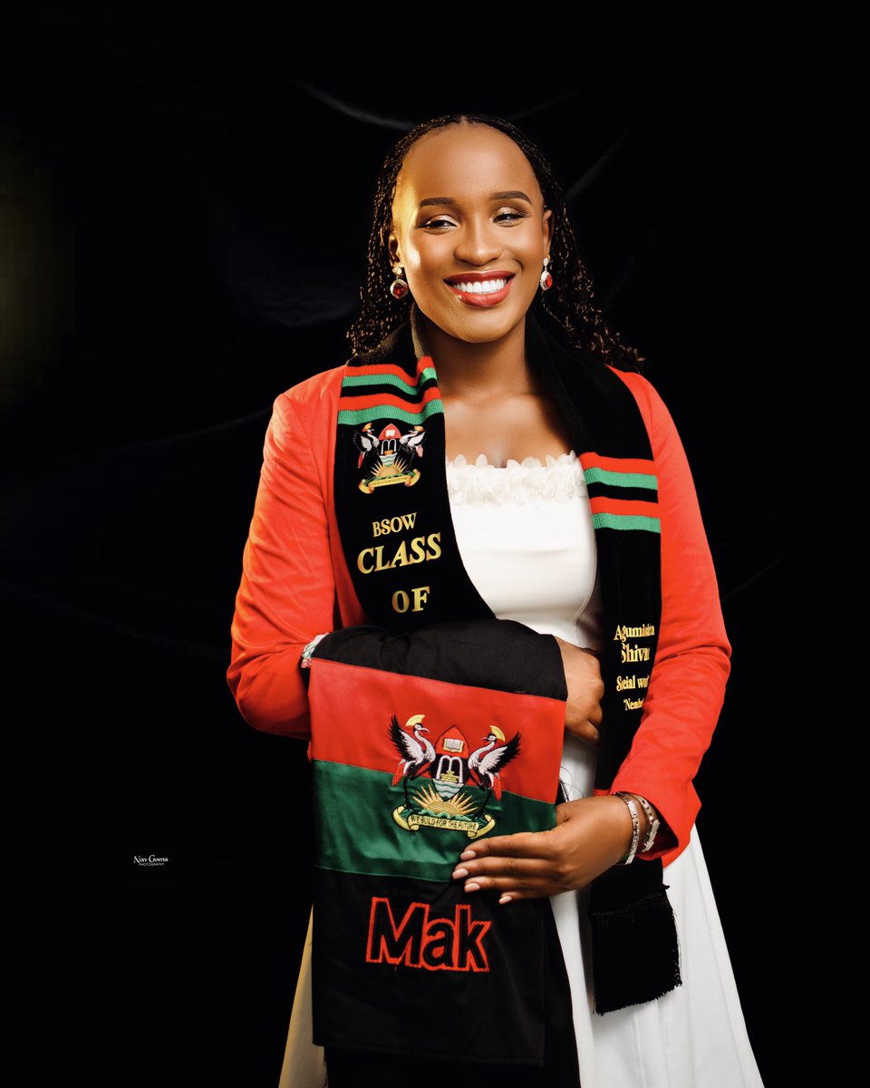SArigumisiriza's tweet photo. 27/2/2026 
Miss ARIGUMISIRIZA SHIVAN 
Bachelor of Social  Work 
Makerere university 

God! Your daughter is grateful 🥳🥳🎉🙏🏽🙏🏽 https://t.co/SRvFl3XBof