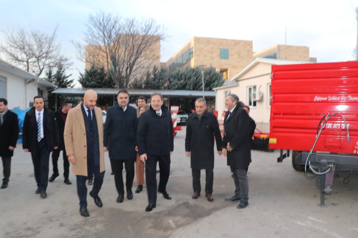 Ankara’daki TAGEM ailesi olarak, Toprak Gübre ve Su Kaynakları Merkez Araştırma Enstitüsü Müdürlüğümüz ev sahipliğinde düzenlenen geleneksel iftar programında bir araya geldik.

Genel Müdürümüz Sayın Dr. Mustafa Altuğ Atalay, daire başkanlarımız, enstitü müdürlerimiz ve enstitü