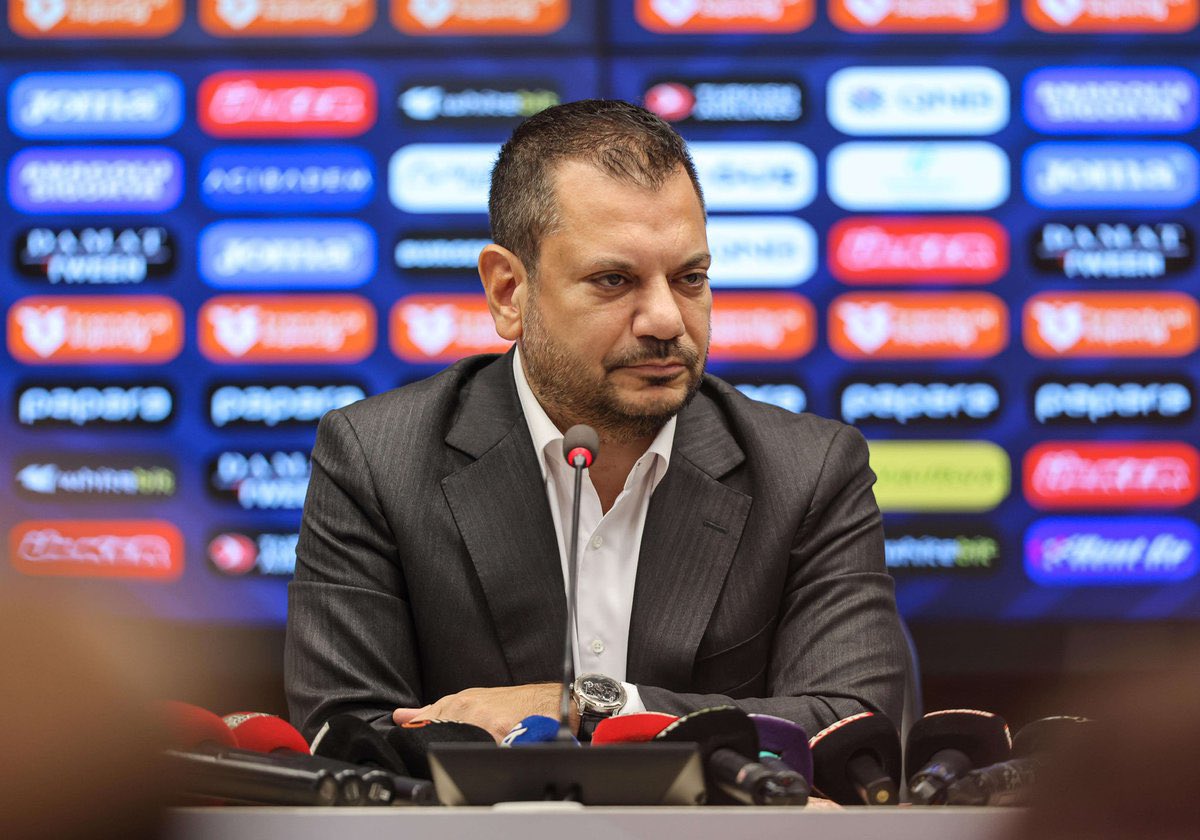 tsplus61's tweet photo. 🚨 SON DAKİKA : Trabzonspor yönetimi,istifa diye bağıran taraftarların,kombinelerini iptal etmeye başladı. https://t.co/jfYa3sNq7t
