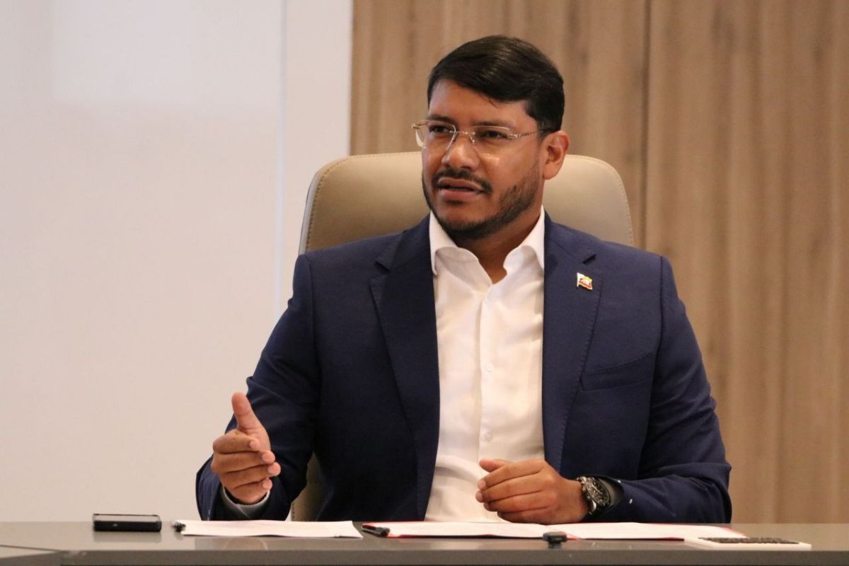 Noryarly07's tweet photo. El viceministro Rander Peña destacó la importancia de la unidad para superar las adversidades enfrentadas por Venezuela. Durante un evento internacional, reafirmó el apoyo al presidente Maduro y la primera dama Cilia Flores. #zarcia #zonauang #venezuela #bambam https://t.co/DptnXrlnY5